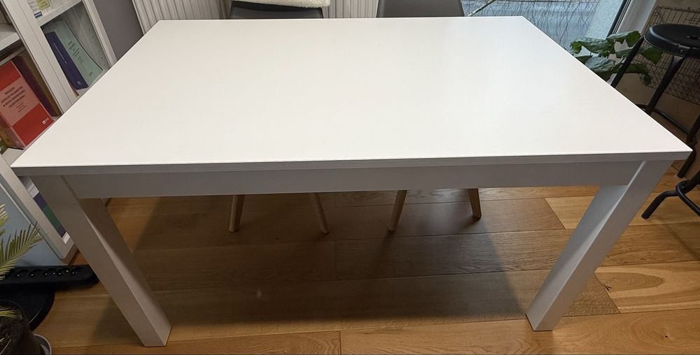 Stol ikea Laneberg bialy lite drewno rozsuwany i cztery krzesla