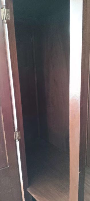 Guarda fatos em bom estado