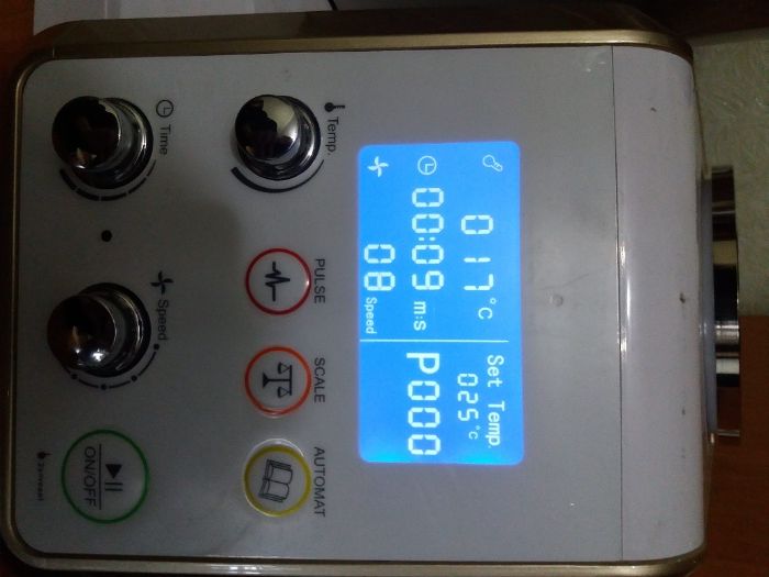 Пароварка, блендер, ваги, кухонний комбайн