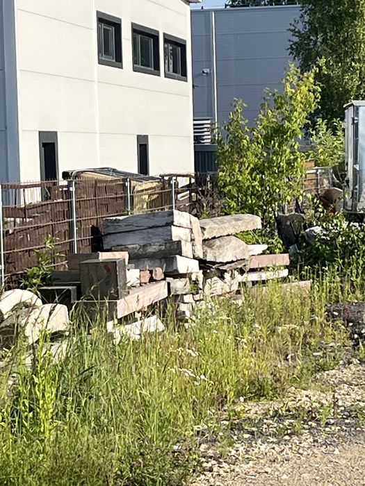 Marmur i granit , rozna grubość i wymiary płyt.