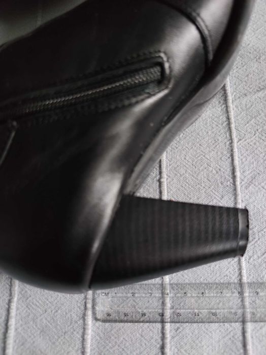 Buty kozaki czarne skóra rozm. 38 La Strada