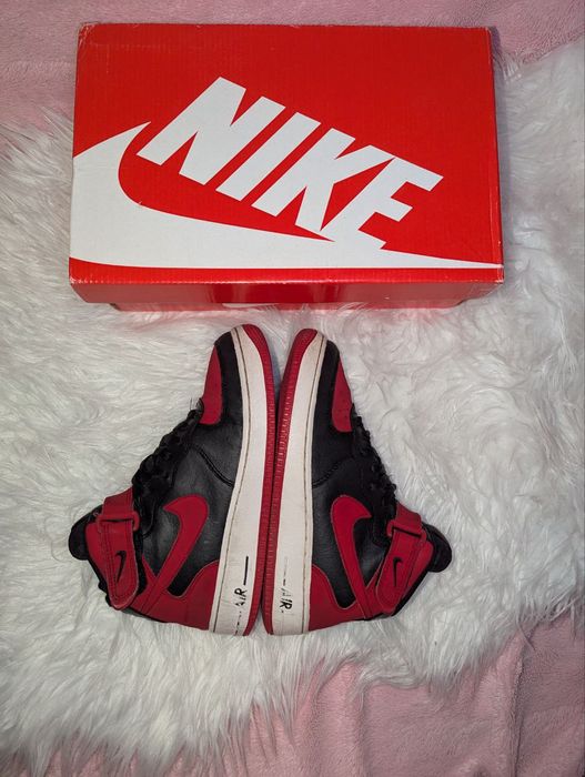 Кроссовки Красні  Nike Air Force 1 Mid Bred.