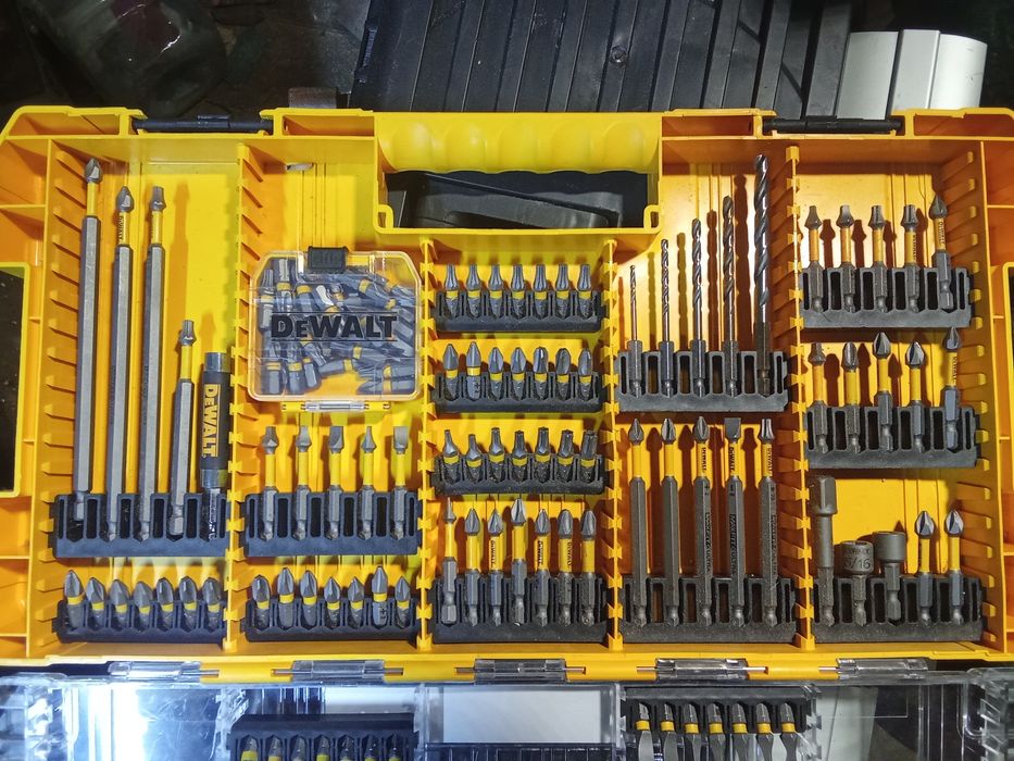 Набір біт,сверл Dewalt