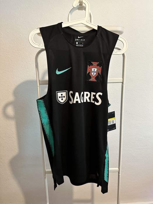 Camisolas, calças, casacos e calções, seleção Portugal - 18 a 29€