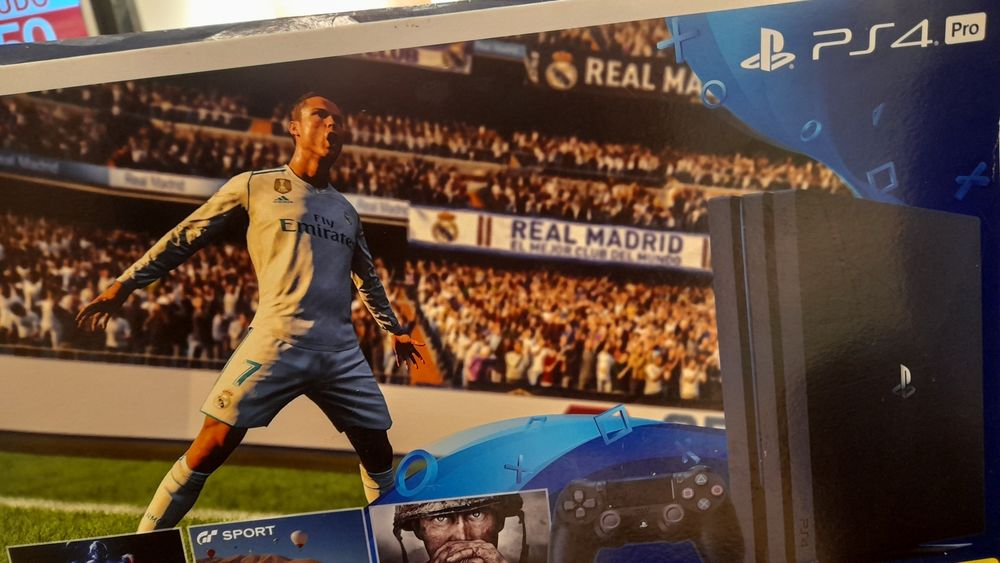 PS4 PRO (1TB SSD) com caixa + Suporte Vertical