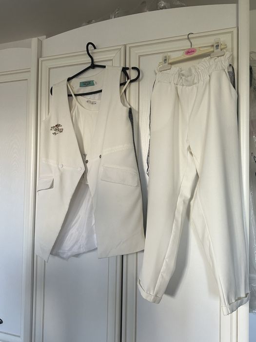 Костюм на девочку 152