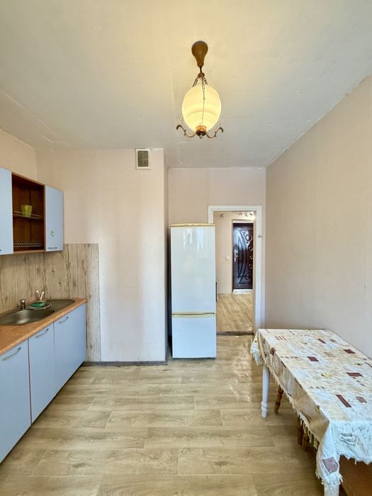 Продається 1 кімнтана квартира на ДВРЗ.Алматинська 39-З.Стара Дарниця.