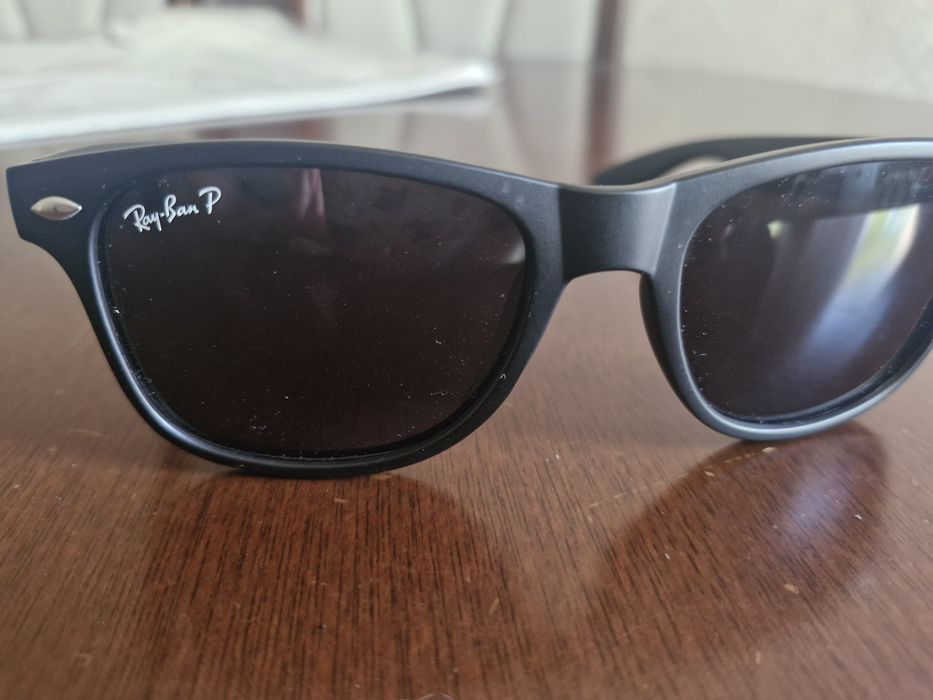 Сонцезахисні окуляри 
Га