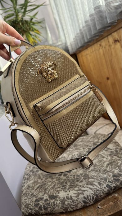 Продам рюкзак зі стразами