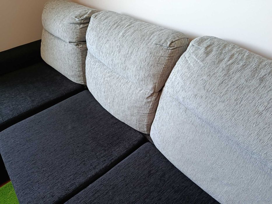 Sofá com Chaise Longue e Baú de Arrumação