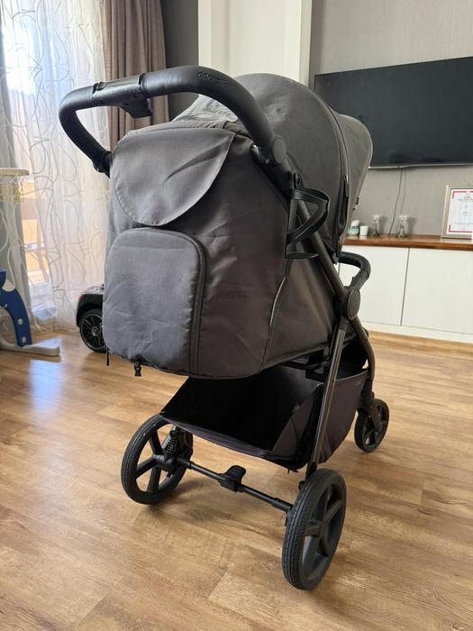 Прогулянкова коляска CARRELLO Bravo