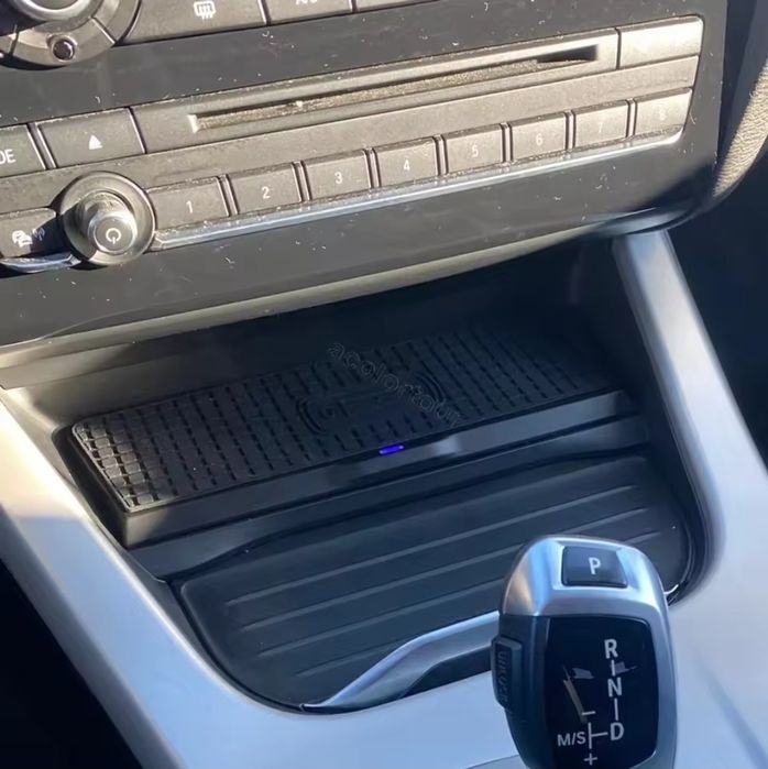Бездротова зарядка для BMW X3 F25.