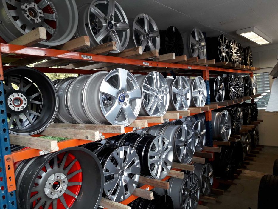 FELGI ALUMINIOWE j.nowe  17 oryginał AUDI Q2 A3 7jx17 5x112 et45