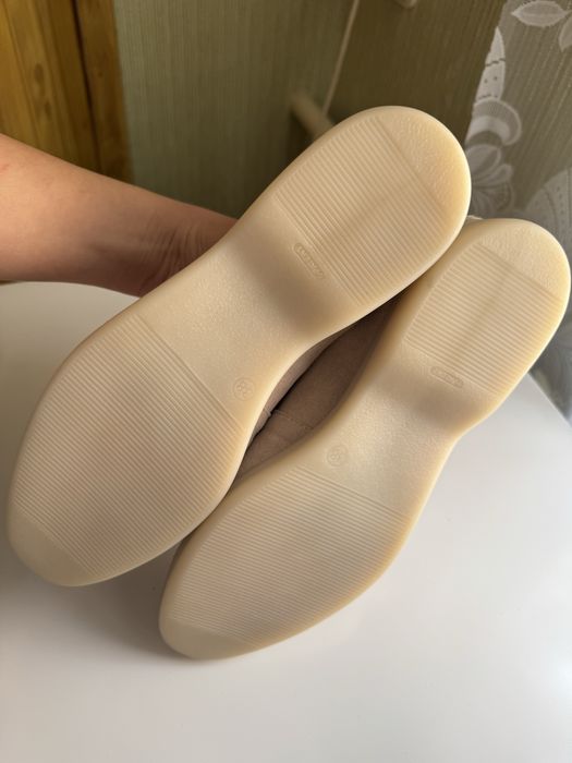 Нові замшеві лофери 38р