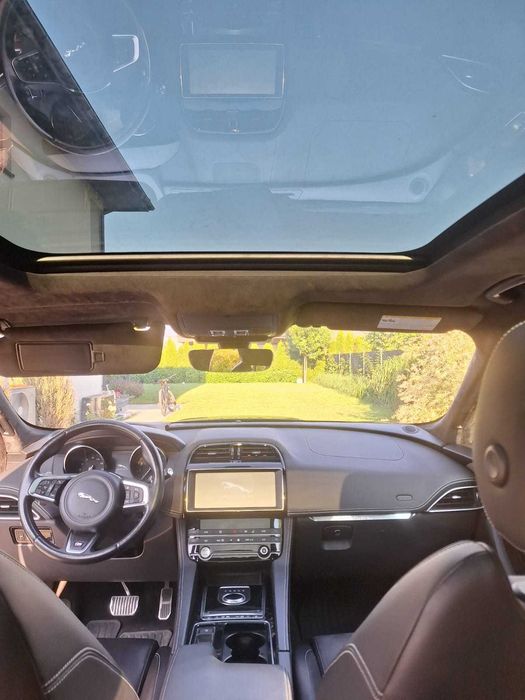 Jaguar F-Pace samochód