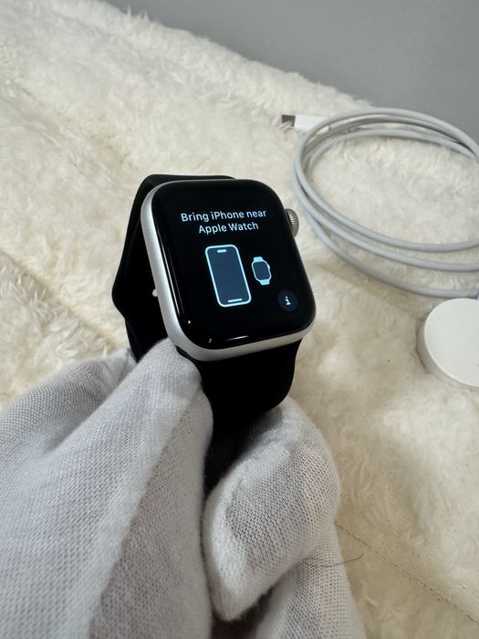 Apple watch 4 40mm Silver акумулятор 100%