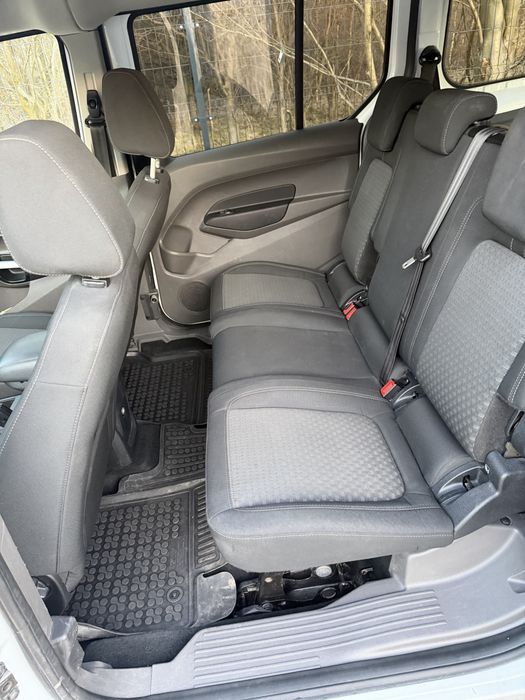 Ford transit connect 5 osobowy
