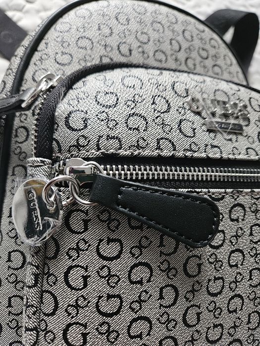 Mały plecak damski Guess, oryginalny