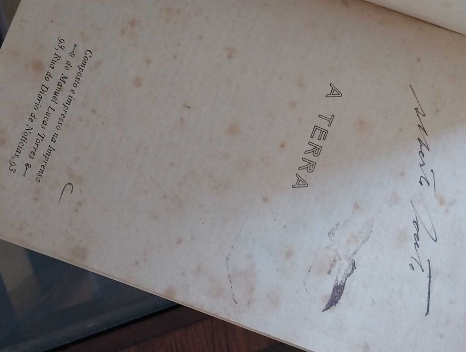 Livro A TERRA de Émile Zola (Português)