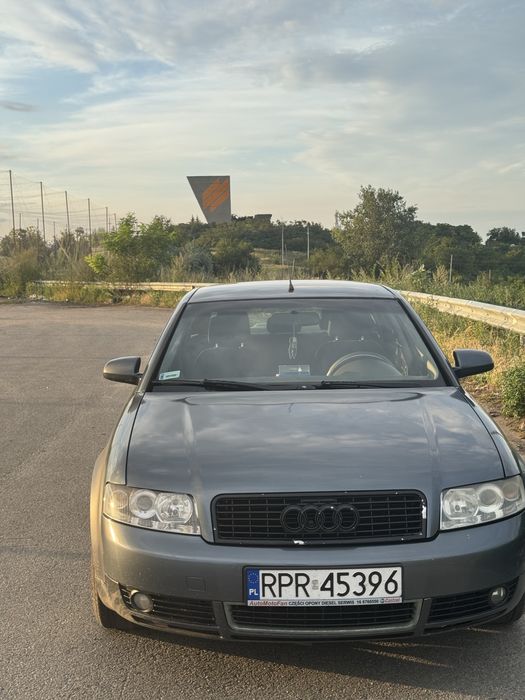 AUDI A4B6 2003.седан