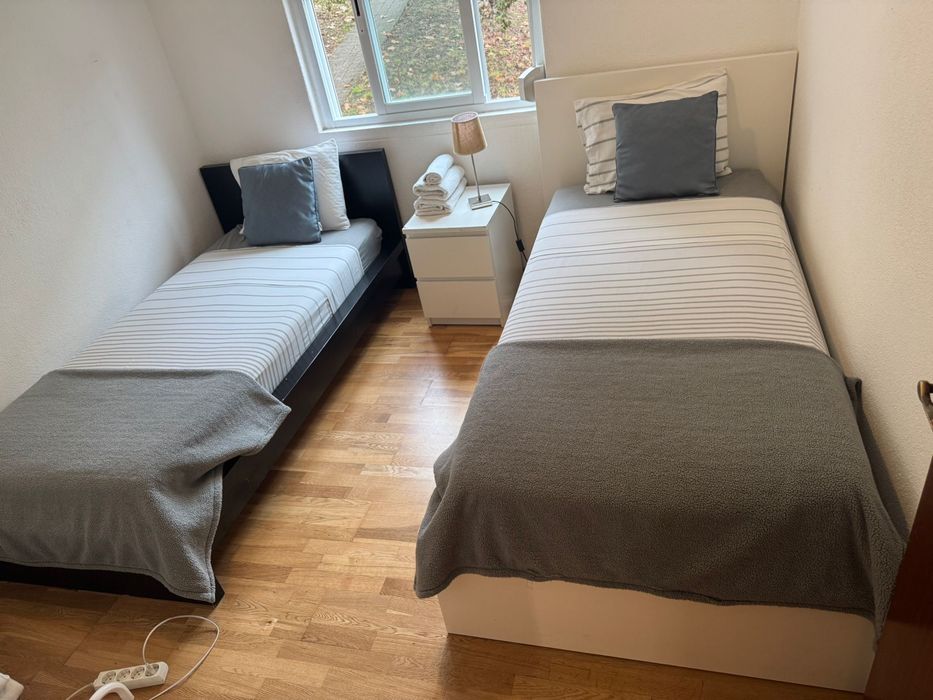 Roupeiro cama e colchoes