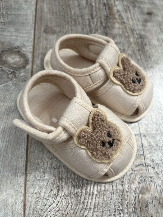 Продам нове взуття на малечу