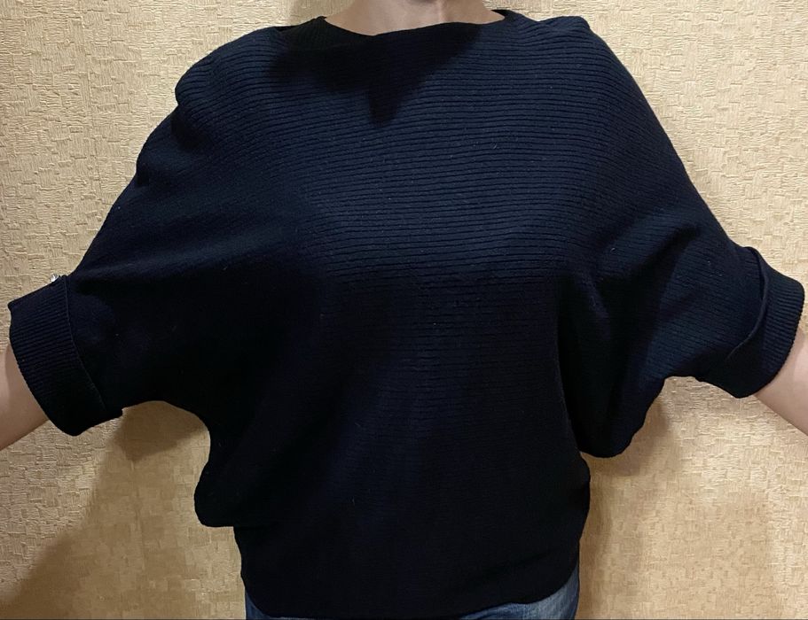 Продам  свитер стильный