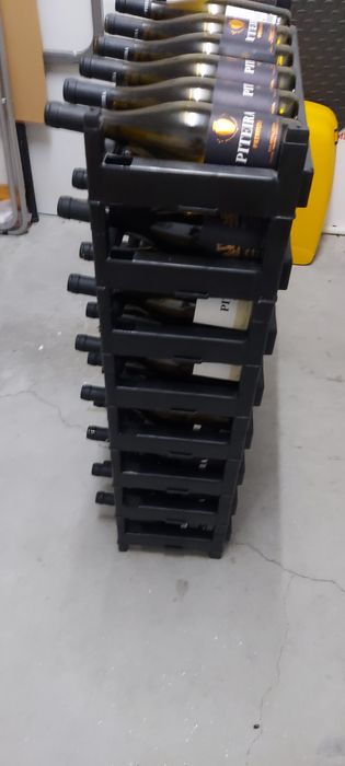 Garrafeira em fibra.