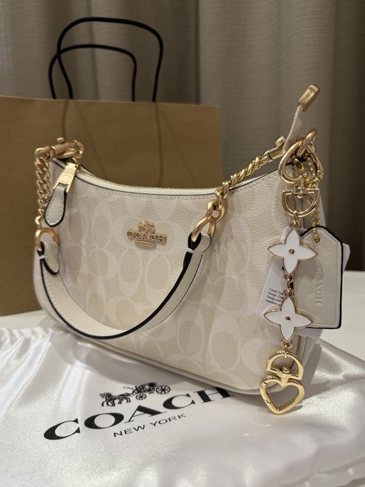 Сумочка Coach Tery біла молочна світла на ланцюжку класична