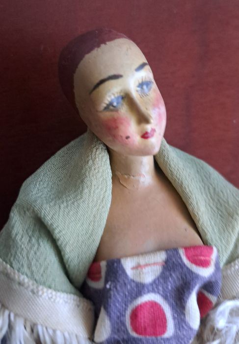 Boneca bastante antiga