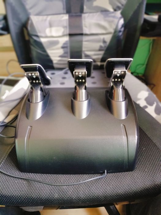 Kierownica Logitech Trueforce G923, Pedały oraz Shifter