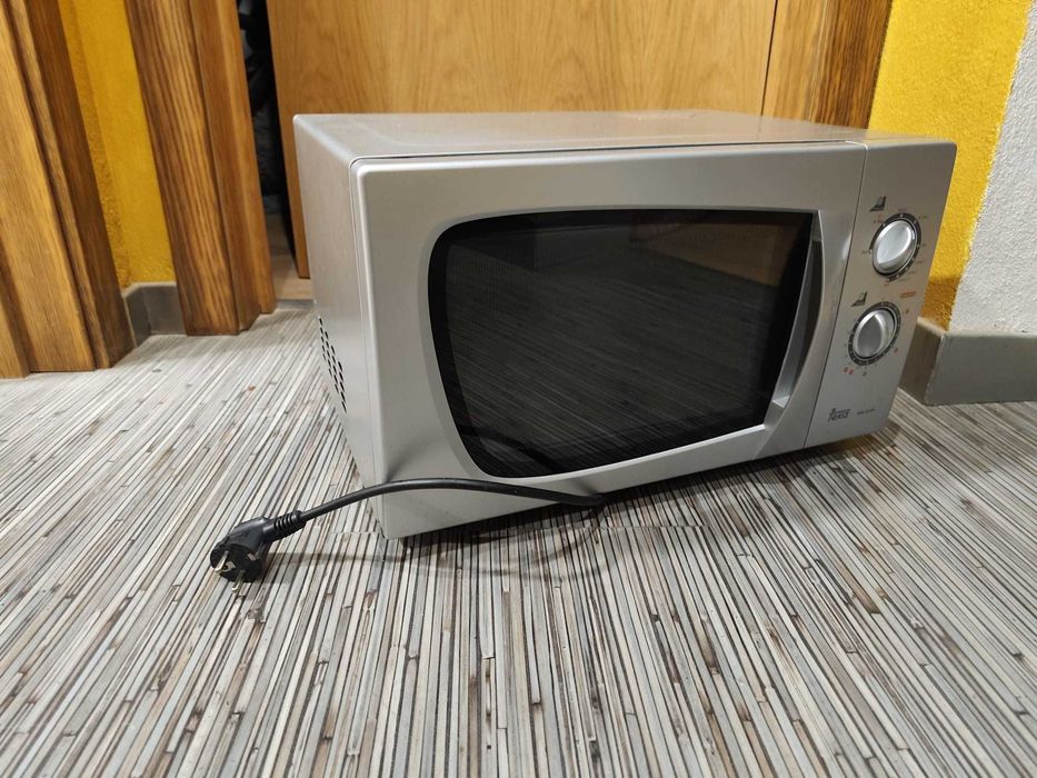 Micro-ondas Teka A funcionar