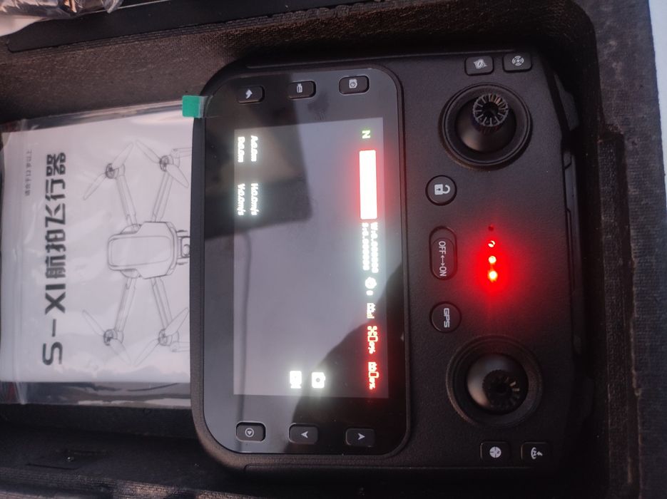 Comando e vários acessórios drone S-X1