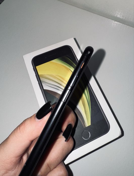 Iphone SE 2020 64 ГБ