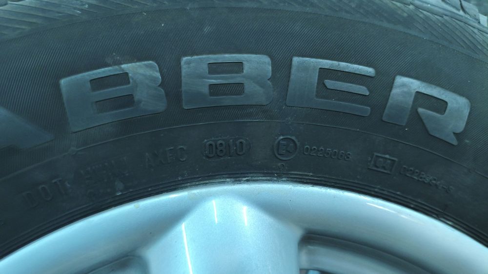 Jantes com pneus 245/70-16 General Grabber