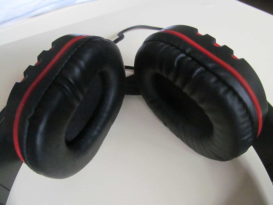 Нові навушники-гарнітура, дротові