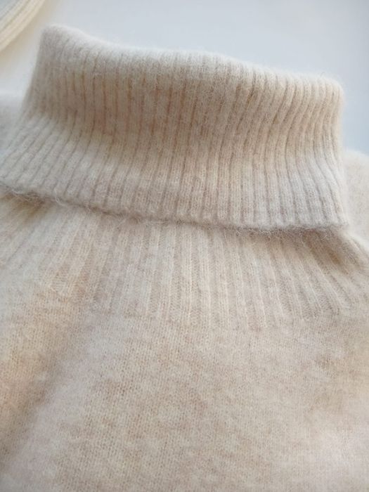 Nowy beżowy jasny kremowy damski sweter golf kaszmir cashmere M 38