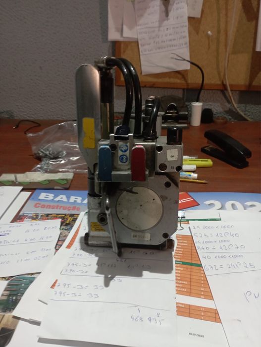 Máquina de Cintar Paletes Pneumática – Profissional