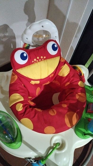 Saltitão colorido para bebé