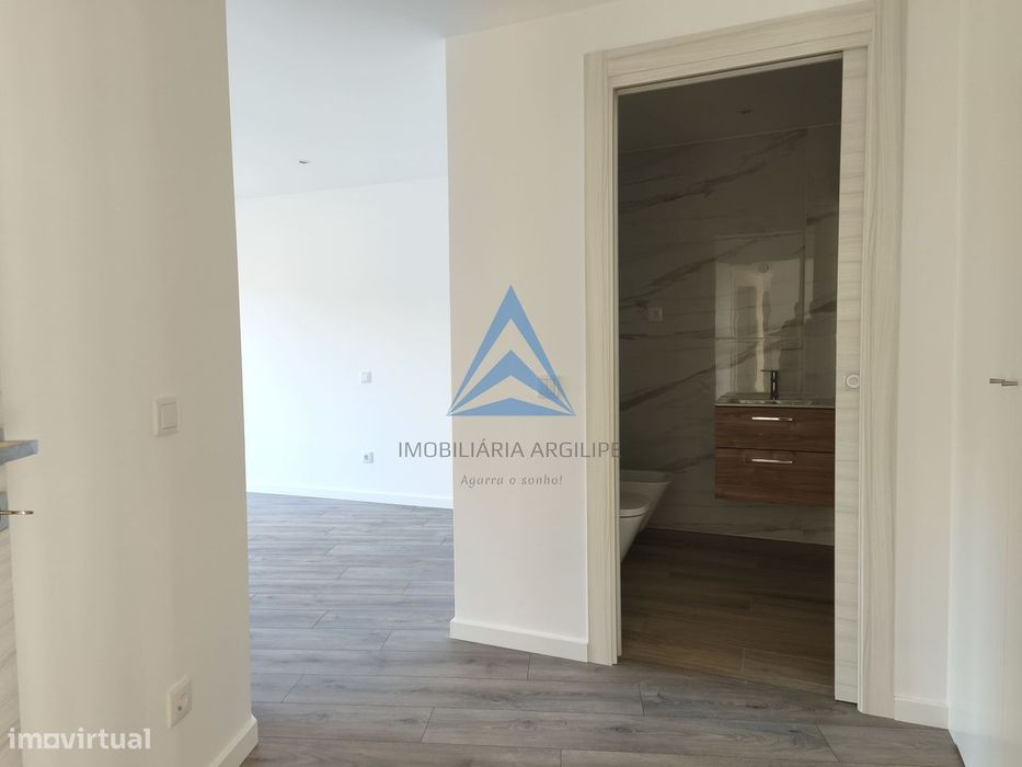 Apartamento T4 - Condomínio Fechado
