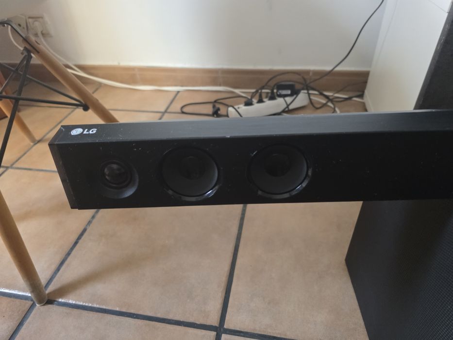 Soundbar LG SQC2  - 300 W - como novo com garantia