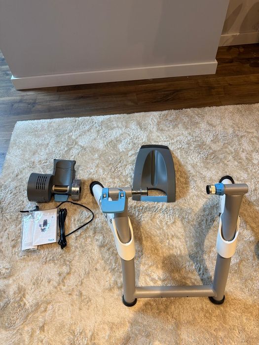 Trenażer rowerowy Tacx Flow Smart