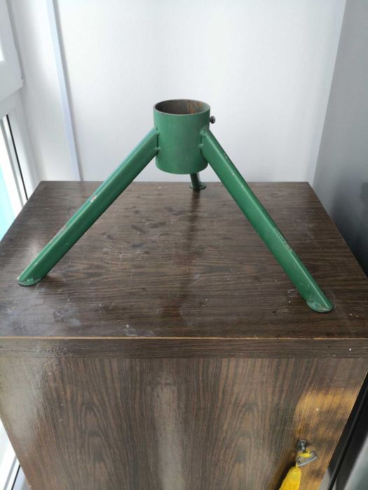 Подставка под елку