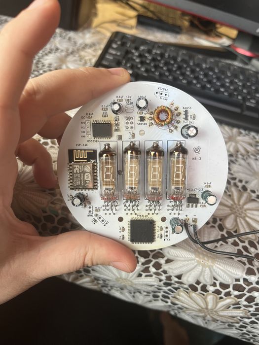 Clock Часи на лампах газорозрядних індикаторах ИВ-8 , ИВ-3 Wi-fi clock