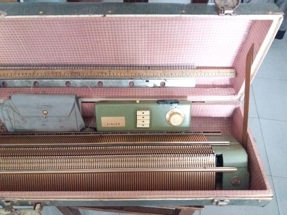 Máquina Tricotar Singer