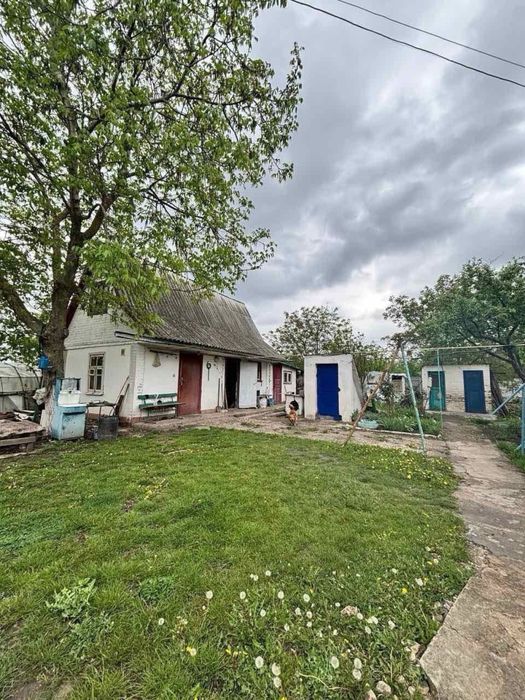 Продам будинок в селі Острійки,сертифікати
