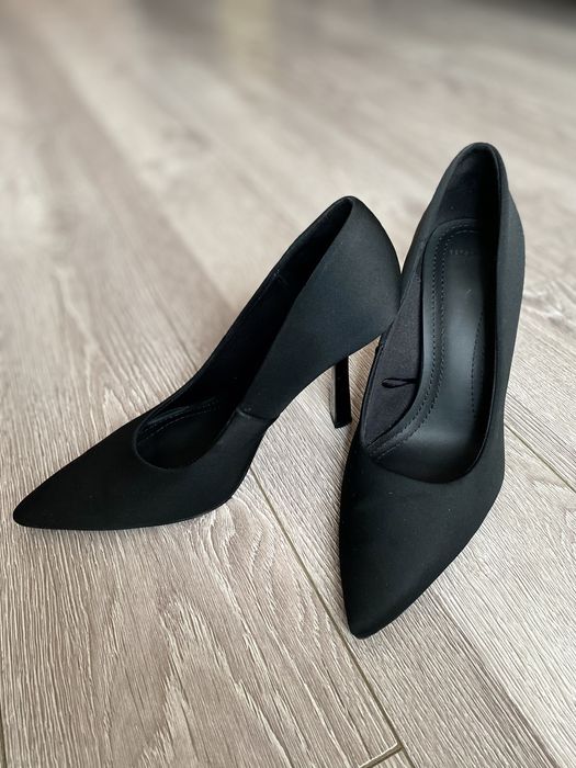 Туфлі фірми Bershka