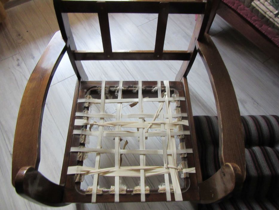 Fotel drewniany oparcie pianka pokryte bawelna, mozna sciagac 77cmx69