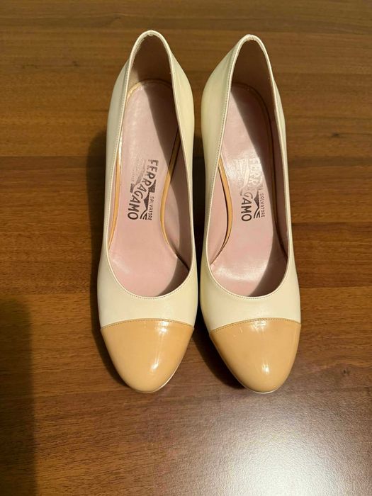 Туфлі Salvatore Ferragamo оригінал 38,5 лакована шкіра взуті 2 рази