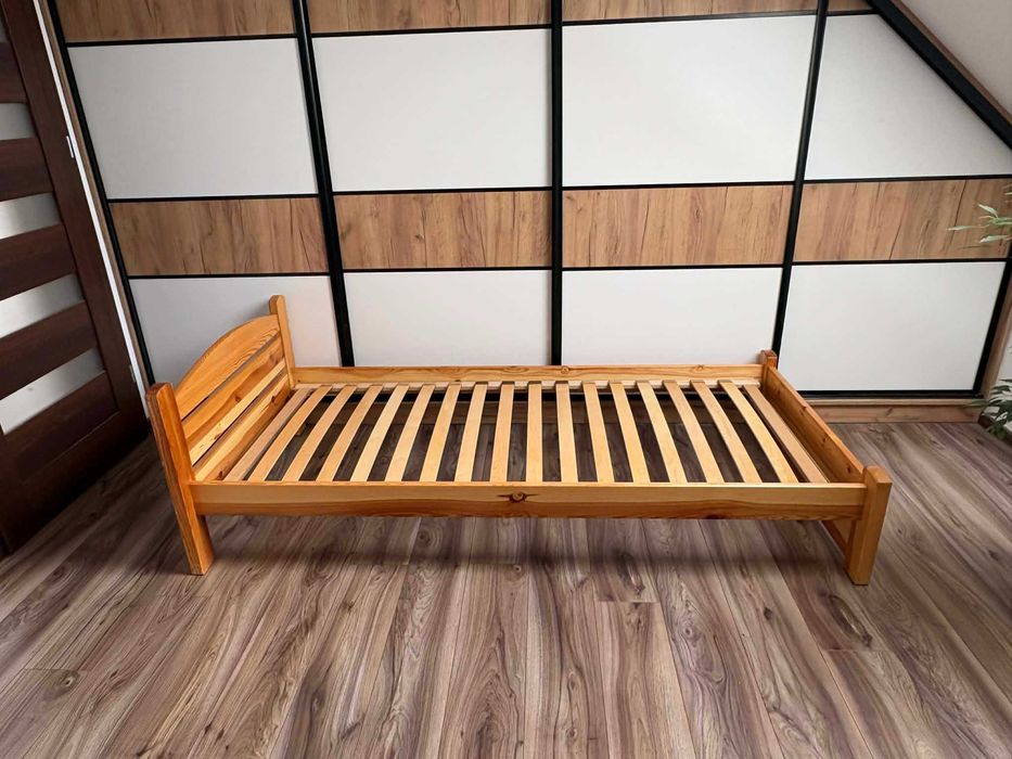 Łózko sosnowe bez materaca